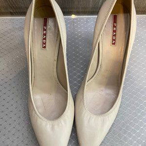 Prada Ivory/Beige 3" Pumps / Made in Italy / Size 39 /
